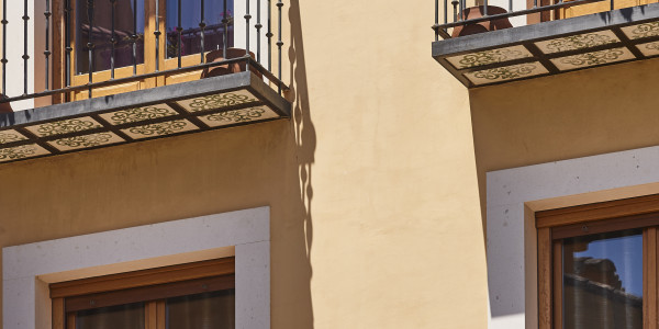 Pintar Fachadas de Casas Unifamiliares / Chalets Alcobendas · Pintura anticorrosiva para Barandillas, Rejas y otros Elementos