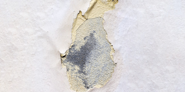 Pintar Fachadas de Empresas / Negocios / Locales Comerciales en Alcobendas · Impermeabilización de Filtraciones de Agua y Humedad