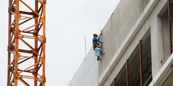 Trabajos Verticales en Fachadas de Edificios / Viviendas en Alcobendas · Pintar Edificios de Construcción de Obra Nueva